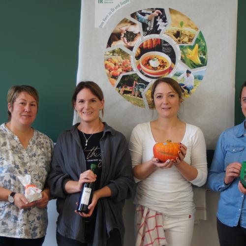 Bäuerinnen an Schule11